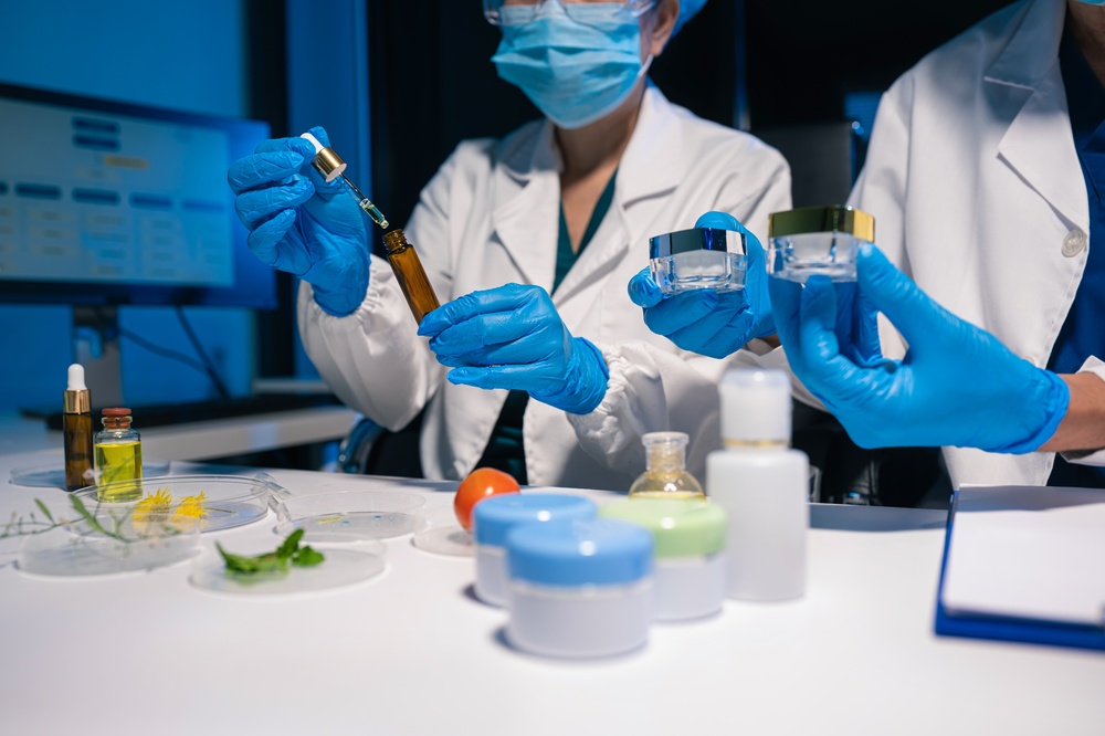 Eco,Laboratory,Microbiology.,Sample,In,A,Microscope,And,Comparing,A